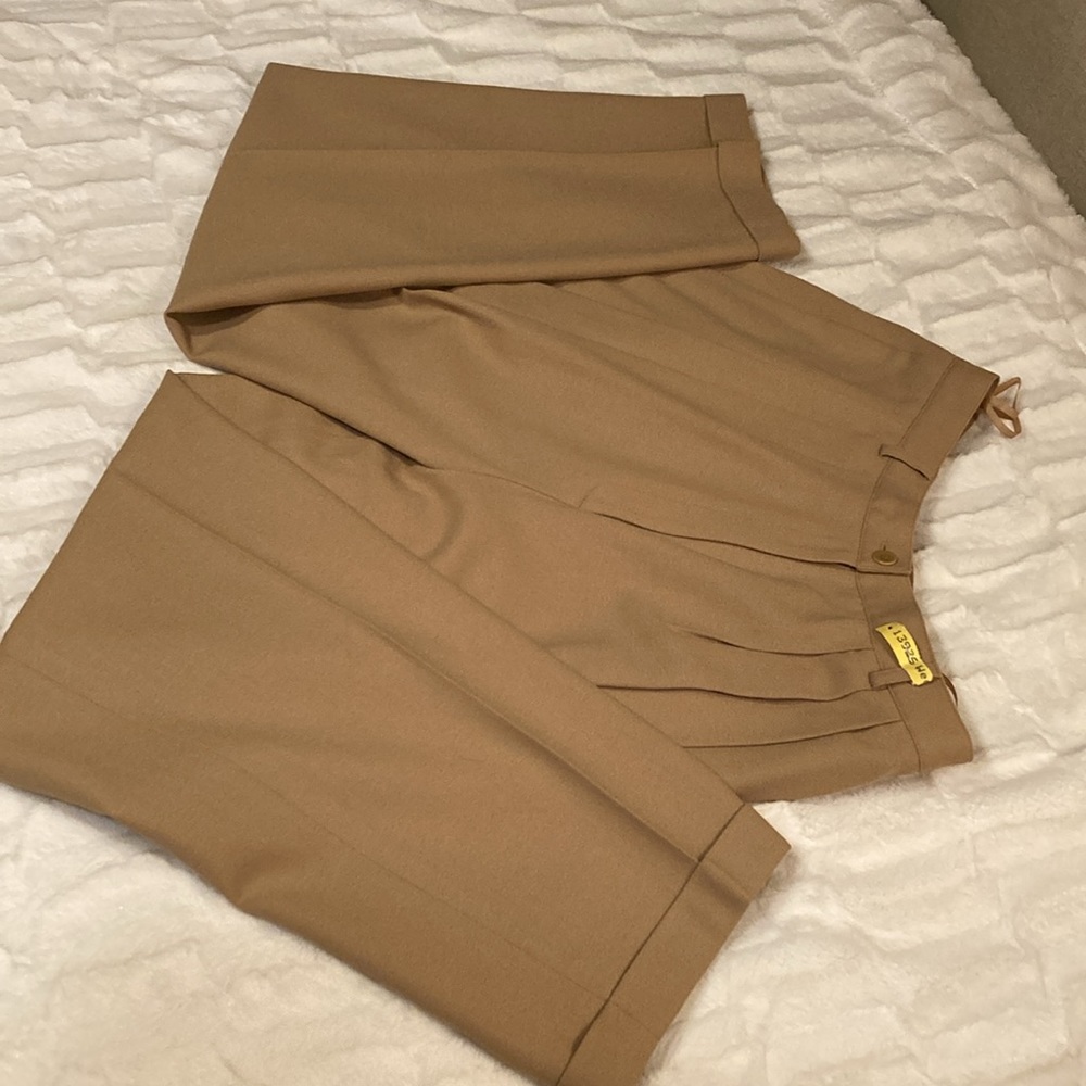 Rena Rowan 100% wool with lining size 12P cuffed   tan preowned